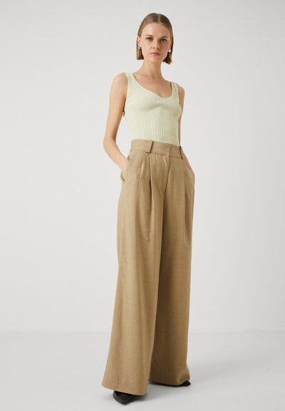 IVY OAK PRESCILLIA ANN - Pantalon classique - dried sage