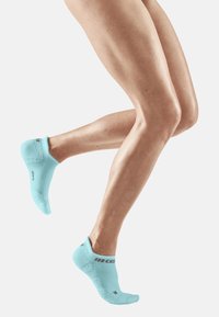 CEP COMPRESSION ULTRALIGHT NO SHOW - Socks - light blue