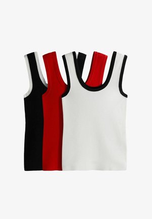 Tres camisetas de tirantes acanaladas sin mangas en negro con ribete blanco, rojo y blanco con ribete negro, colocadas superpuestas sobre un fondo blanco.