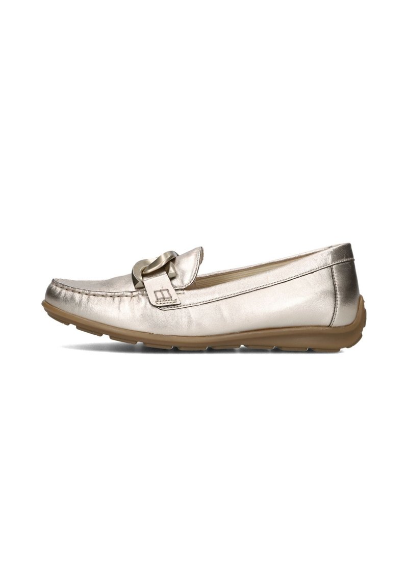 Metaalachtige zilveren loafers met een ronde neus, decoratieve gespdetails en rubberen zool. Gladde textuur met een casual ontwerp.