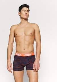 Puma SPACEDYE STRIPE BOXER 2 PACK - Trunks - blue/orange