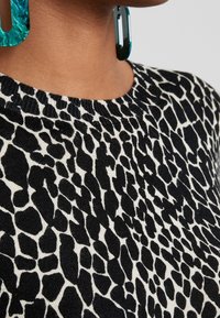 Dorothy Perkins Sweter