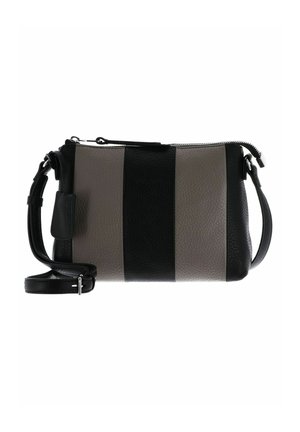 Sac bandoulière en cuir avec des rayures noires et grises, fermeture éclair et bandoulière réglable. Texture lisse avec un bloc de couleur contrastant.