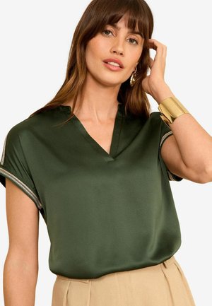 FRONT EMBELLISHED V NECK REGULAR FIT - T-shirt med print - green