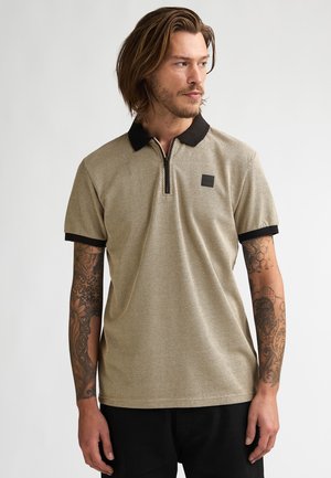 PIQUÉ POLO TURBO - Bluză polo - light tan