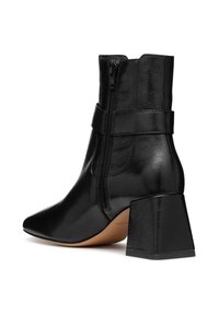 Geox Kotníková obuv - black