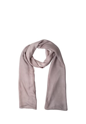 Écharpe mauve clair avec un motif à carreaux subtil, bouclée de manière lâche avec les extrémités pendantes uniformément.