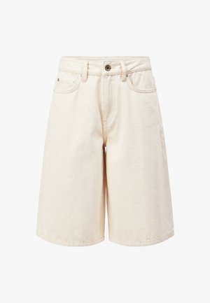 High-Waist-Damit-Shorts in Cremefarbe aus Denim mit vorderer Knopfleiste, Gürtelschlaufen und Taschen, dargestellt vor weißem Hintergrund.