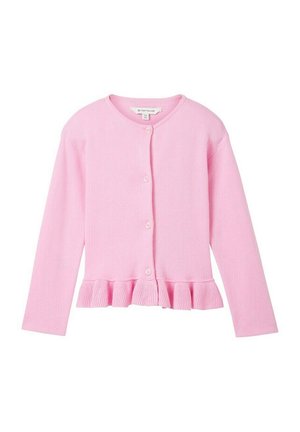 Różowy kardigan z długim rękawem, okrągłym dekoltem, czterema guzikami z przodu oraz falbaną u dołu.