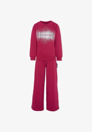 Set composto da felpa rossa e pantaloni a gamba larga, con un motivo a schizzo argentato e la scritta "RICHMOND" sul top. Realizzato in morbido tessuto di cotone.