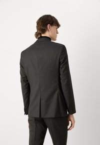 BOSS HOUSTON SET - Kostiumas - black