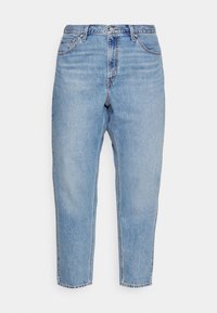 Jeans high-waisted di colore azzurro chiaro in denim. Presentano un classico design a cinque tasche con gamba dritta e orli sfilacciati.
