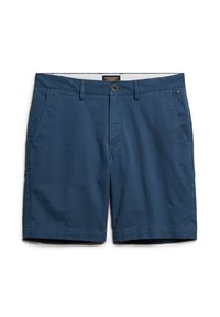 Shorts en coton bleu avec fermeture à bouton, poches avant et ourlet droit. Texture lisse, design décontracté, avec une étiquette logo sur la ceinture.