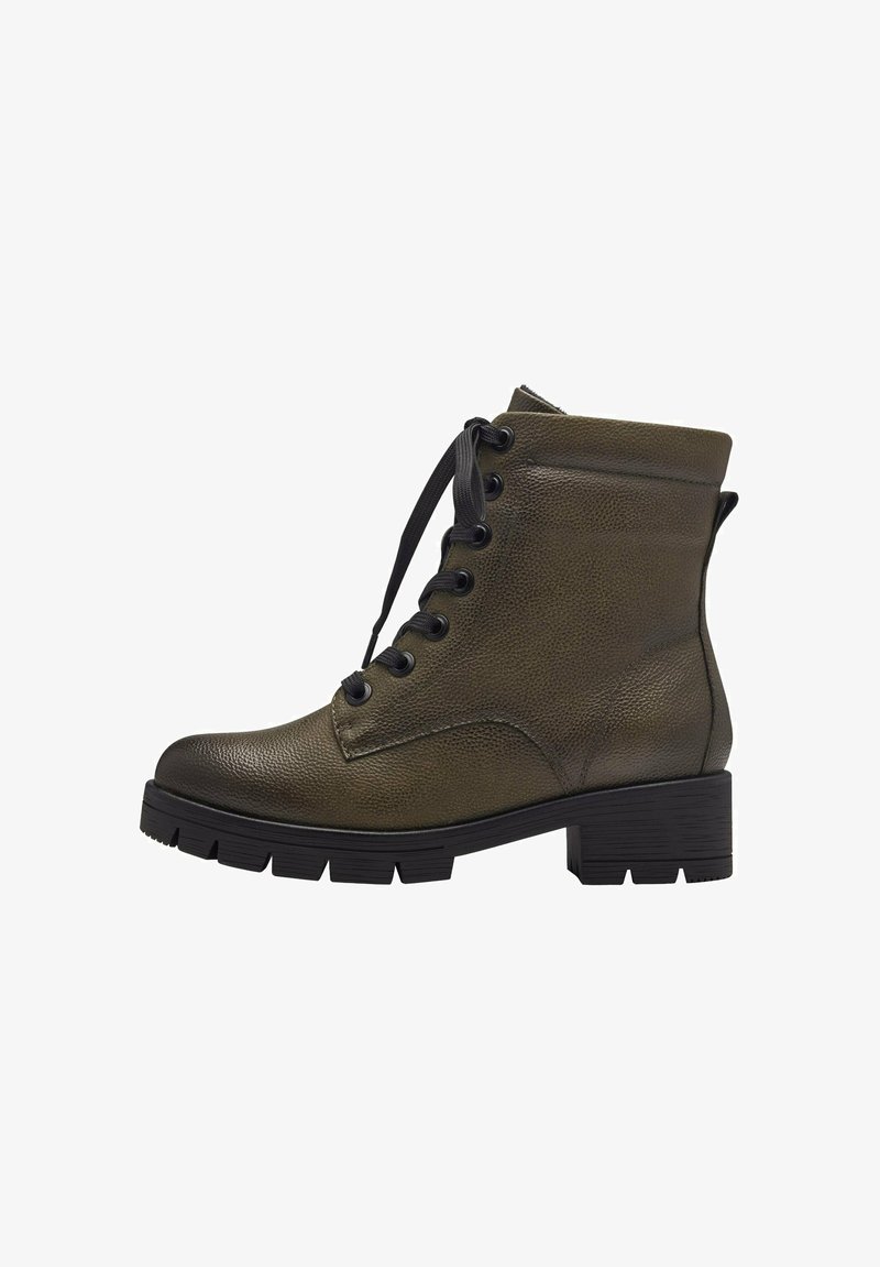 Bottines vert olive en cuir texturé, avec des lacets noirs, des œillets en métal et un talon carré avec une semelle robuste.