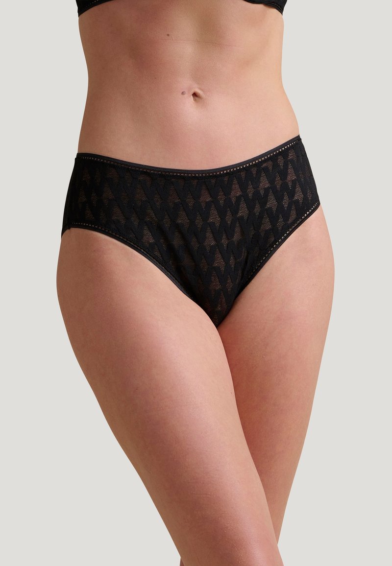 Zwarte kantjes met een geometrisch patroon, hoge taille ontwerp en subtiele gekartelde rand langs de tailleband.