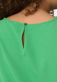 ONLY Carmakoma CARVICA - Palaidinė - kelly green