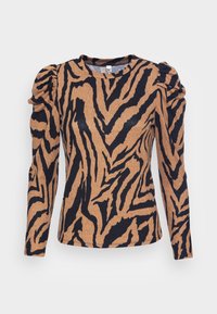 Top marrone a maniche lunghe con strisce nere a forma di tigre, con spalle arricciate e scollatura tonda, realizzato in un tessuto strutturato.