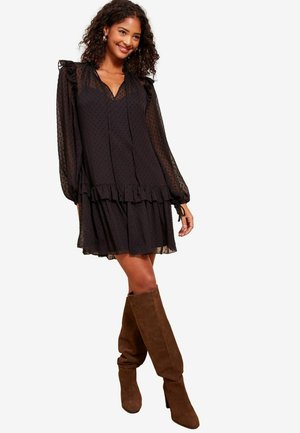 Friends Like These REGULAR FIT - LONG SLEEVE DOBBY  WITH NECK - Robe de jour - black