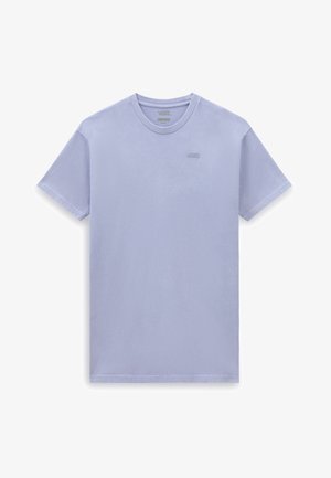 Lichtpaarse katoenen T-shirt met ronde hals, korte mouwen en een klein geborduurd logo op de borst. Zachte textuur, basic ontwerp.