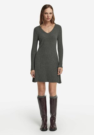 V-NECK - Stickad klänning - grau/dark grey melange