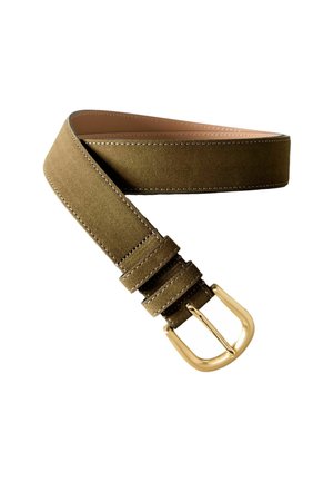 Ceinture en suède marron avec une texture lisse, dotée d'une boucle en métal doré et de surpiqûres contrastantes. Design classique avec une sangle plate.