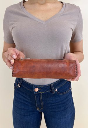 Gusti Leder TIMMY - Pencil case - braun
