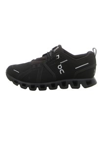 Schwarze Sportschuhe aus wasserdichtem Material, minimalistisches Design, runde Zehenpartie, Schnürverschluss und markante hohlliegende Sohle für Flexibilität.