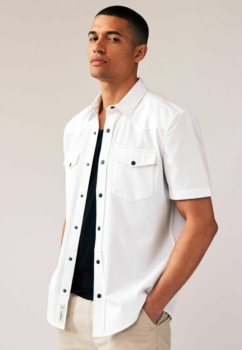 Next WESTERN REGULAR FIT biały