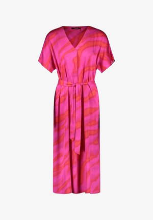 Pink midi dress with short sleeves, belted waist, featuring abstract lighter pink and red patterns. Paired with silver pointed-toe shoes.