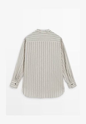 Gestreept shirt met lange mouwen in crèmekleur en marineblauw, met een button-down halslijn, afgeronde zoom en boordjes met knopen; de stof lijkt lichtgewicht.