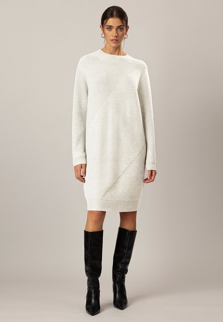 Apart Gebreide jurk crème
