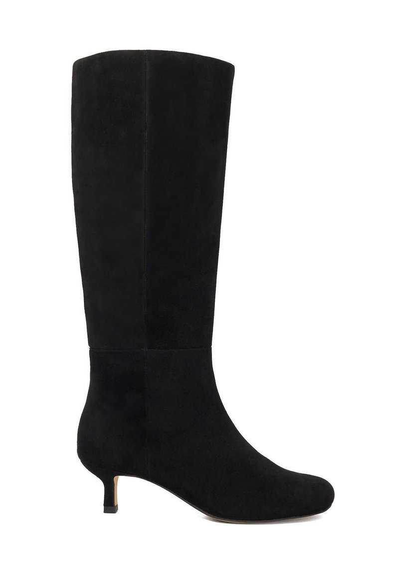Zwart suède laars tot de knie met een ronde teen en een lage, slanke hak. Glad textuur met een getailleerd silhouet en geen zichtbare hardware.