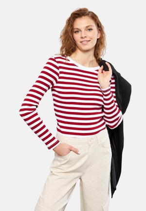 Long sleeved top - red