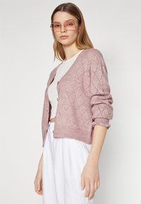JDY JDYLETTY LS V-NECK - Vesta na kopčanje - woodrose