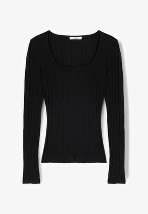 Top negru cu mâneci lungi, model cu dungi, decolteu pătrat, siluetă mulată și o etichetă albă mică în interiorul gulerului.