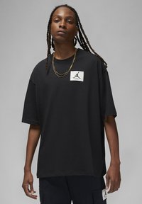 Jordan - M J FLT ESS OVRSZ SS CREW - T-paita - black Pienoiskuva 1