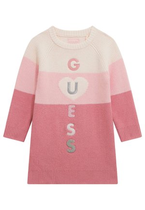 Gebreide trui in roze tinten met geribbelde manchetten. Voorzien van 'GUESS'-letters in verschillende kleuren en een hartvorm in het midden.