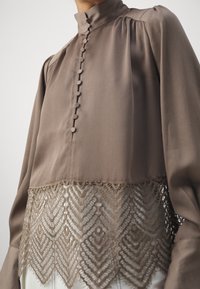 Bruuns Bazaar CEDARSBBCHATRINE BLOUSE - Bluza - khaki