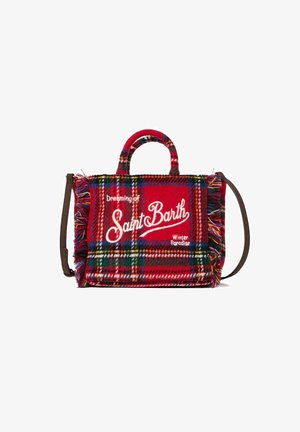 Borsa a tracolla a quadri rossi con dettagli in frange, con la scritta "Sognando il Paradiso Invernale di Saint Barth" in bianco. Tracolla marrone.