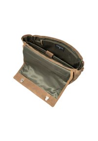 Borsa a tracolla in pelle marrone con una texture liscia, fodera verde oliva, due fermagli e un compartimento centrale per l'organizzazione.