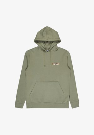 Olijf groene hoodie met een vooraanstaande kanga pocket, verstelbare trekkoordkap, en een klein geborduurd logo op de borst. Katoenmix materiaal.