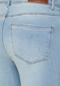 Vero Moda Tall VMTANYA PIPING - Jeans Skinny Fit - light blue denim