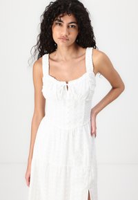 Hollister Co. Hollister Sofia Side-Smocked Eyelet Maxi Dress - Maxi šaty - bright white eyelet