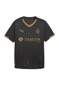 Sort sportsjersey lavet af letvægtsmateriale, med et mønstret design. Guldaccenter inkluderer en V-udskæring og logoer på brystet og ærmet.