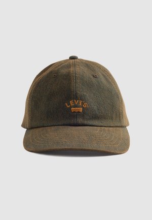 Casquette de baseball en denim brun avec une visière incurvée et le logo orange de Levi's brodé au centre avant.