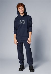EA7 Emporio Armani TUTA SPORTIVA UNISEX SET - Collegepaita - blue