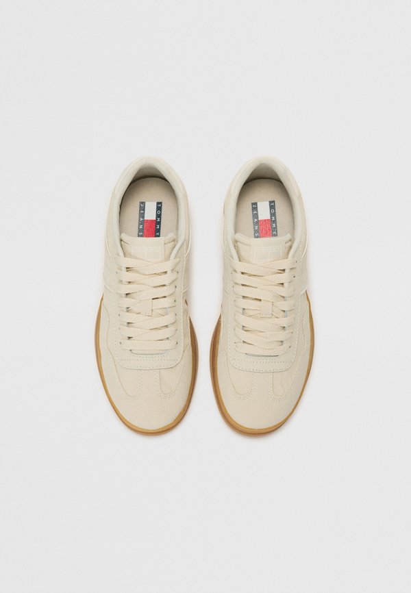 THE GREENWICH - Trainers - newsprint4