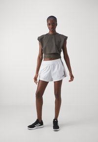 adidas Performance POWER BOXY 3-STRIPES TANK - T-skjorte til trening - shadow olive
