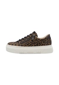 Baskets en cuir leonard à motif léopard avec un dessus texturé, des lacets noirs, un détail de fermeture éclair et une semelle blanche épaisse. Accentuées de cuir brun au niveau du talon.