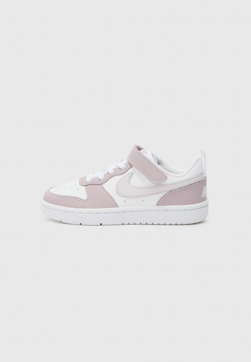 Nike Sportswear - COURT BOROUGH RECRAFT UNISEX - Sneaker low - white/venice/plum fog/white, Vergrößern